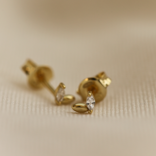 KARMA Tiny Leaf Zirconia Oorstekers